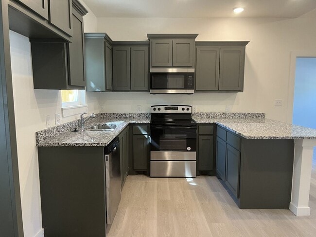 Building Photo - New two bedroom house in Shawnee