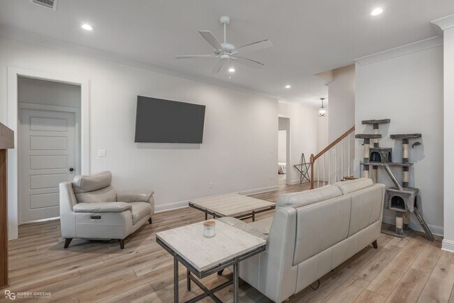 Building Photo - Gorgeous 3 bed 3 bath home for lease | Nor...