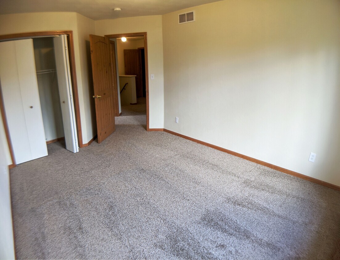 10394 Monarch Rd, Roscoe, IL 61073 Apartments in Roscoe, IL