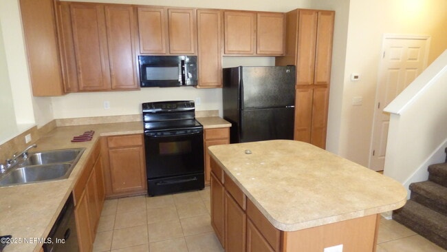 Building Photo - 8702 Ribbon Falls Ln