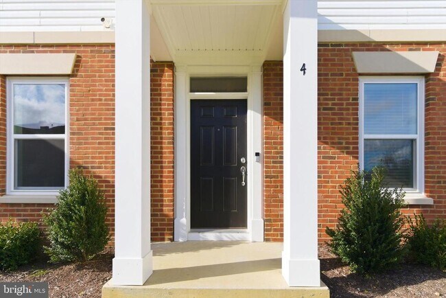 Foto del edificio - 4 Barton Ave