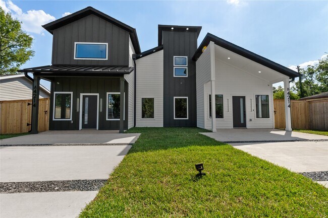 Foto del edificio - 4214 Clover St