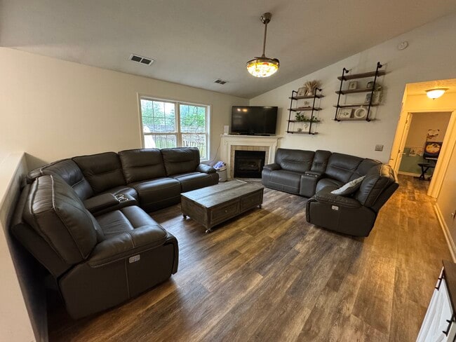 Building Photo - 257 Masterson Station Dr