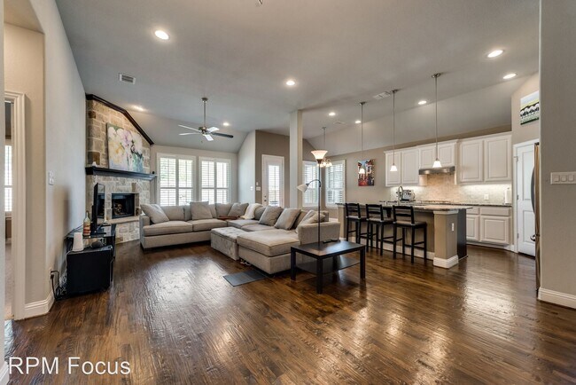 Building Photo - 4 br, 3 bath House - 909 Warwick Blvd