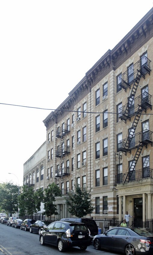 Foto del edificio - 1234 Boston Rd