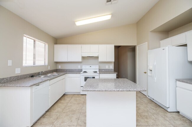 Building Photo - 4832 N 86th Dr