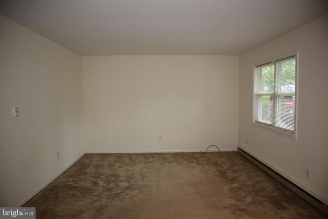 Building Photo - 528 Winder St