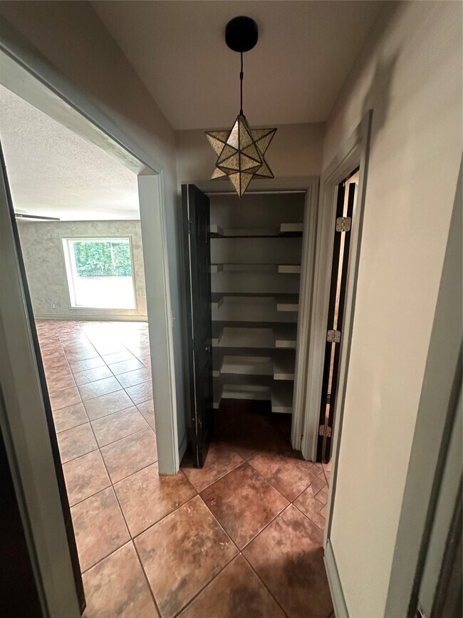 Foto del edificio - 12423 Woodlake Ln
