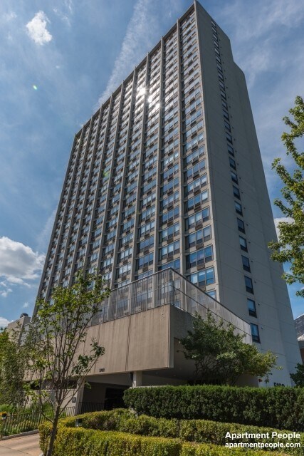 Foto principal - 5100 N Marine Dr