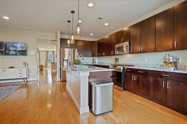 Photo - 2209 Richmond Hwy Apartment