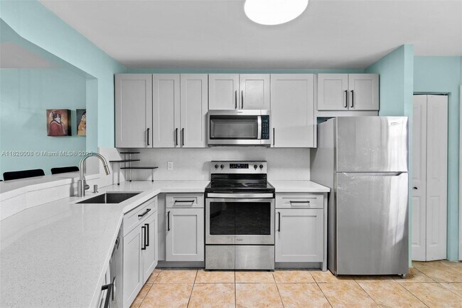 Foto del edificio - 1770 NE 191st St