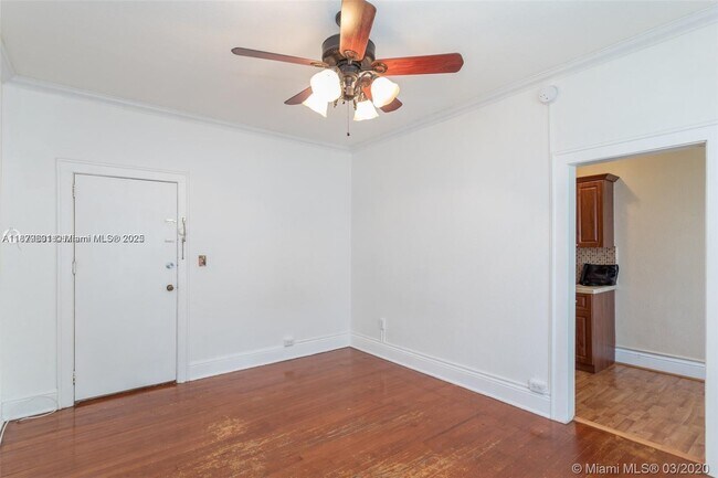 Building Photo - 126 Mendoza Ave