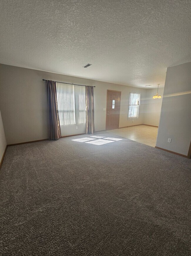 Building Photo - There is a $25 fee per application and eve...