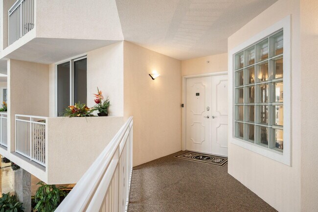 Building Photo - 3000 N Hwy A1A
