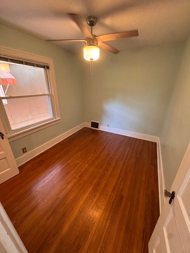 Foto del edificio - 4206 N Columbus Ave