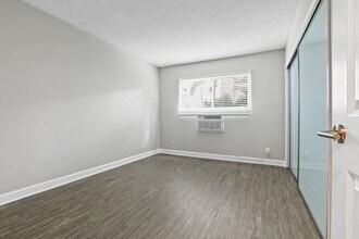 Interior Photo - Magnolia