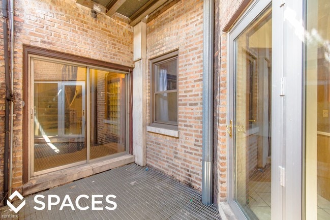 Building Photo - 5 br, 2 bath  - 2268 N Lincoln Ave UNT3
