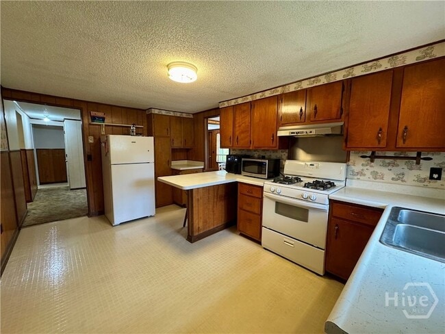 Building Photo - 108 Tyler St