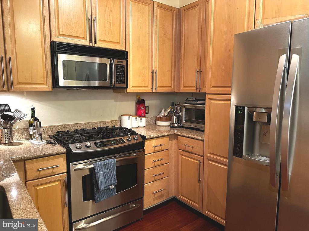 Primary Photo - 11760 Sunrise Valley Dr
