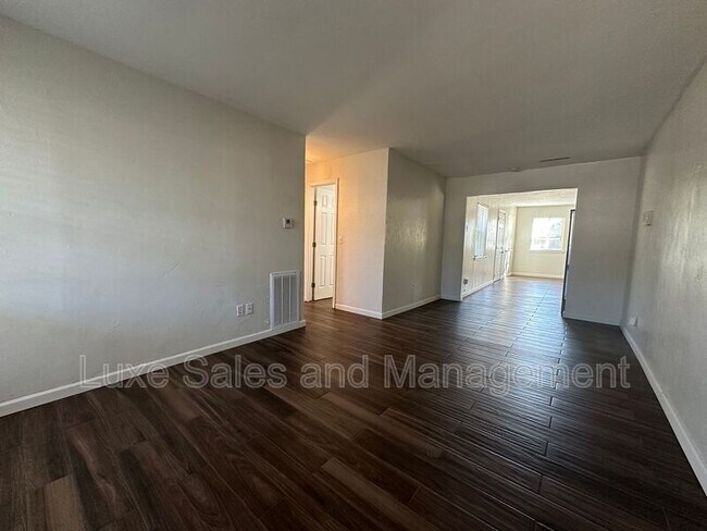 Foto del edificio - 2108 Westchester Dr