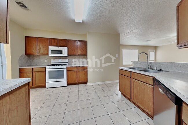 Foto del edificio - 5602 Darby Square Trl