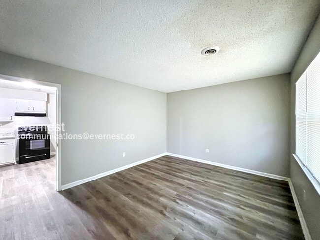 Building Photo - 2909 Caffey St