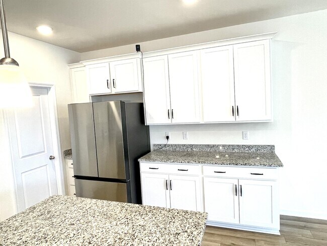 Building Photo - 455 Trotters Ln
