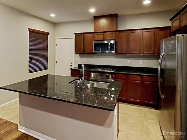 Building Photo - 6560 Benvolio Ct