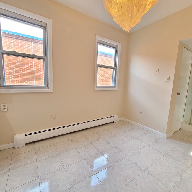 Foto del edificio - 521 Morse Ave