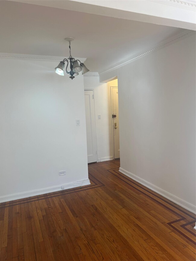 Building Photo - 37-27 86th St