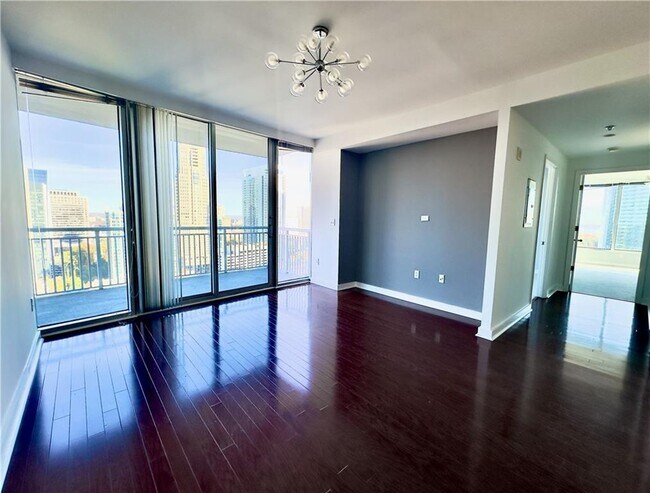 Foto del edificio - 3338 Peachtree Rd NE