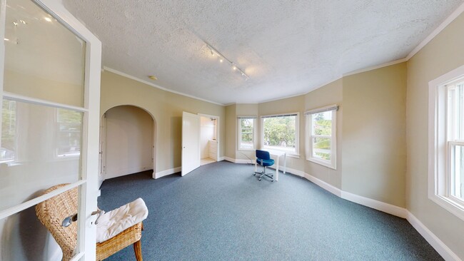 Foto del edificio - 2410 Dwight Way