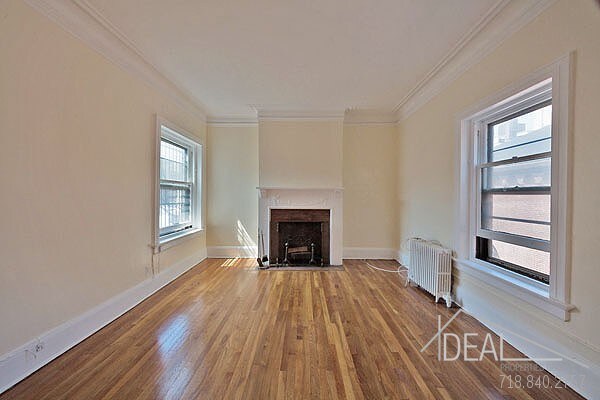 Primary Photo - 126 Henry St