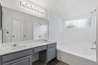 Building Photo - 16826 Carbridge Dr