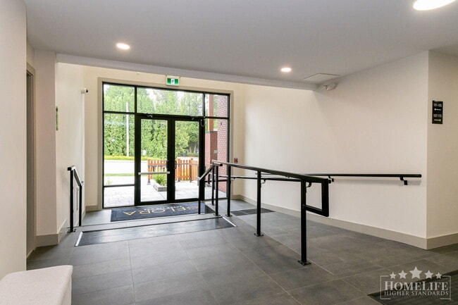 Building Photo - Modern 1 Bed + Den Condo for Rent in Langl...