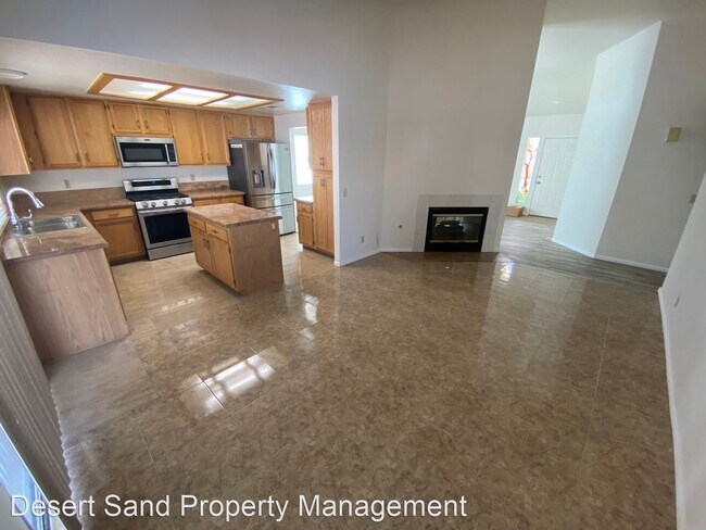 Foto del edificio - 3 br, 2 bath House - 5424 Rock Creek Ln.