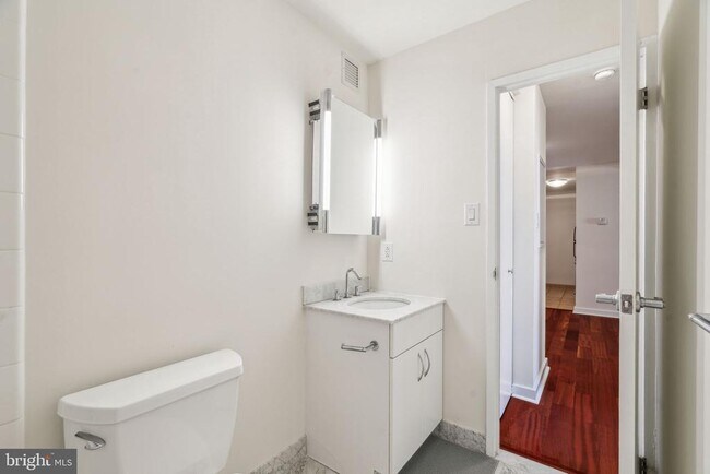 Foto del edificio - 219 S 18th St