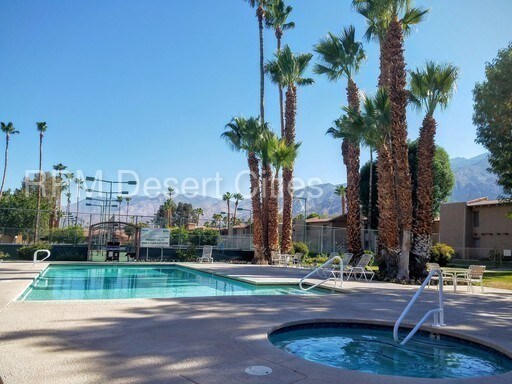 Building Photo - Great Palm Springs Condo