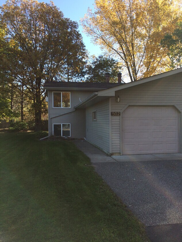 502 Calhoun Pl, Cambridge, MN 55008 Townhome Rentals in Cambridge MN