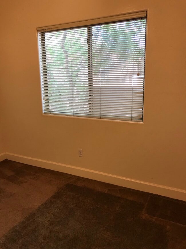 Foto del edificio - 928 N Campbell Ave