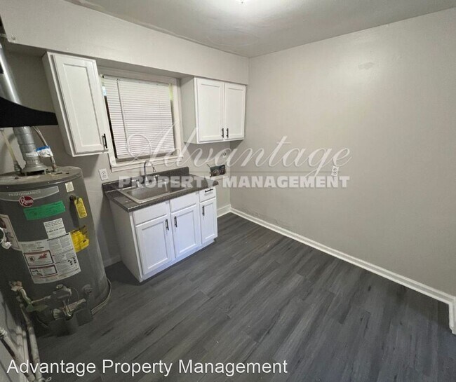 Building Photo - 1 br, 1 bath House - 1586 Oakwood St