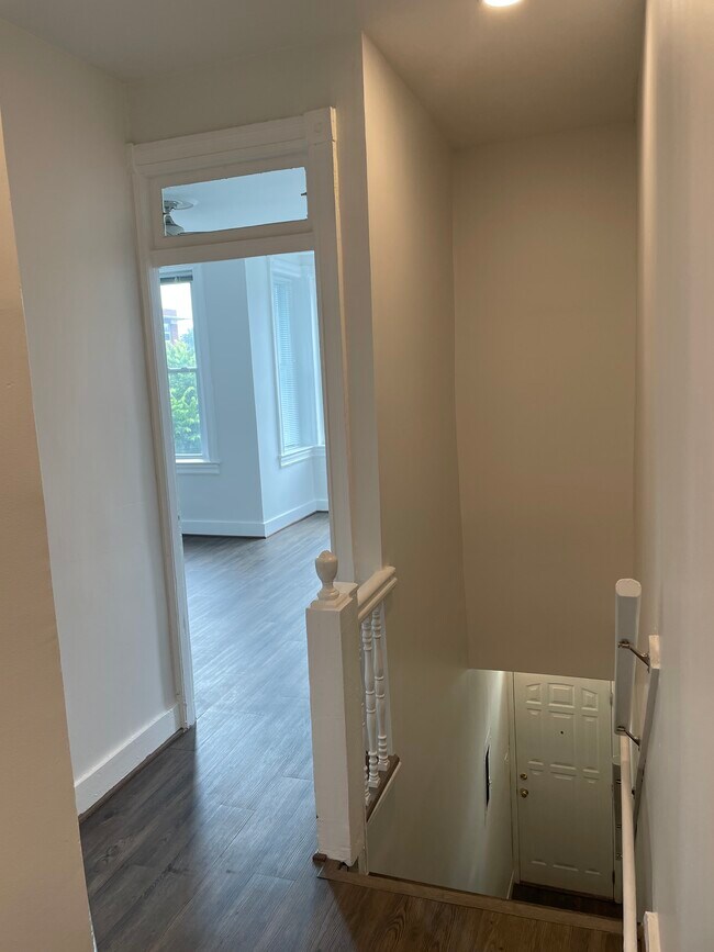 Foto del edificio - 1332 E St NE