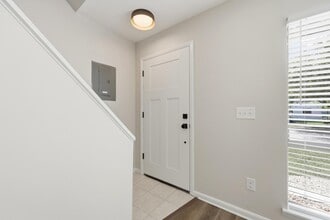 Building Photo - 1333 Cedar St