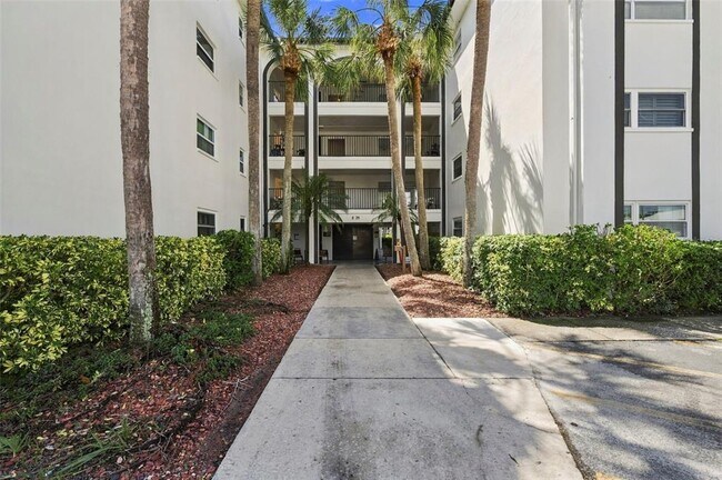 Foto del edificio - 2525 W Bay Dr