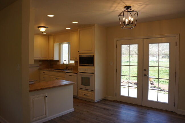 Building Photo - 1621 Black Canyon Rd