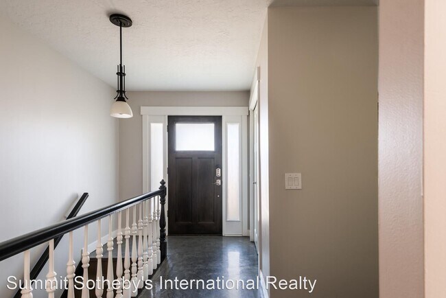 Building Photo - 5 br, 3 bath House - 3208 E Willowcrest Rd