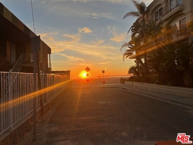 Foto del edificio - 6400 Pacific Ave