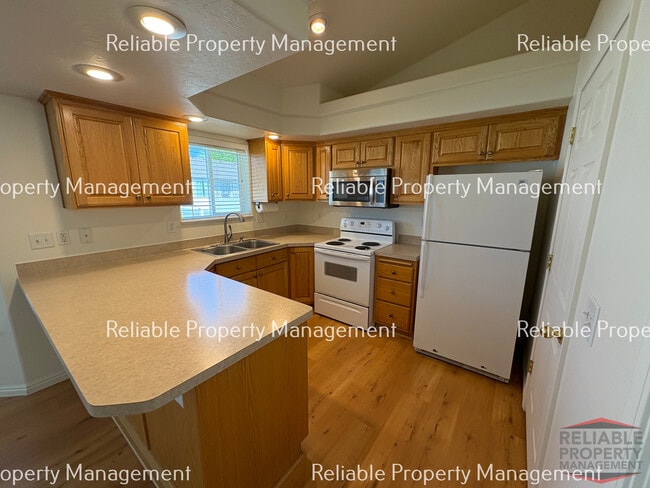 Building Photo - 1150 Kingswood Cir