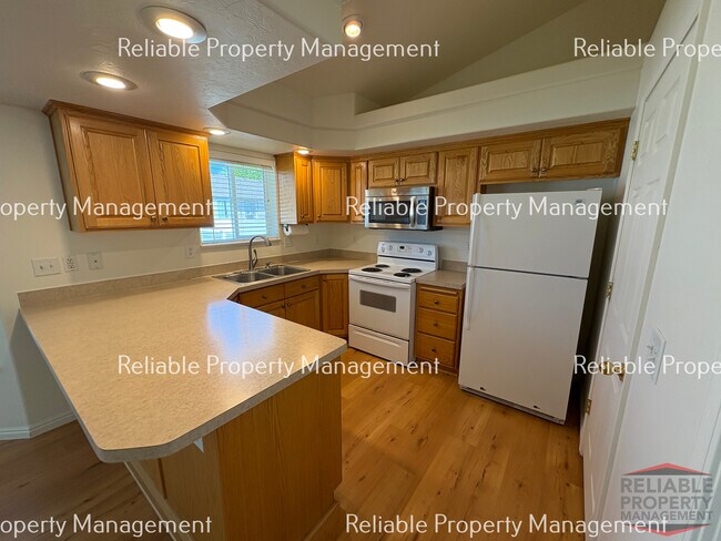 Foto del edificio - 1150 Kingswood Cir