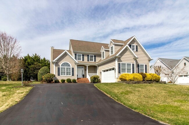 Foto del edificio - SHORT TERM - FURNISHED OR UNFURNISHED - SINGLE FAMILY - RBYCC